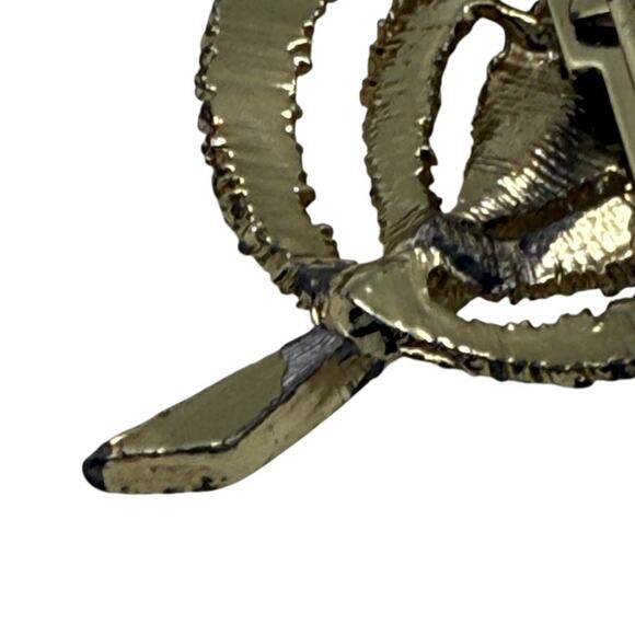 Textured Gold Tone Triple Leaf Brooch Mid-Century 2.5" Vintage Pin - Picture 7 of 7